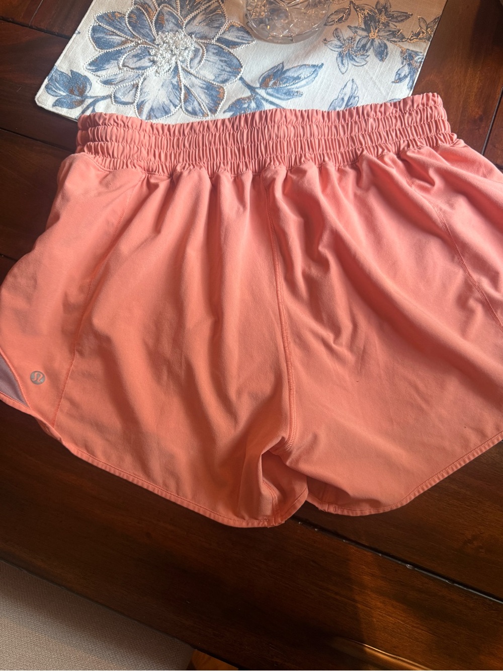 Lululemon Run Shorts Size 10 - Picture 4 of 7